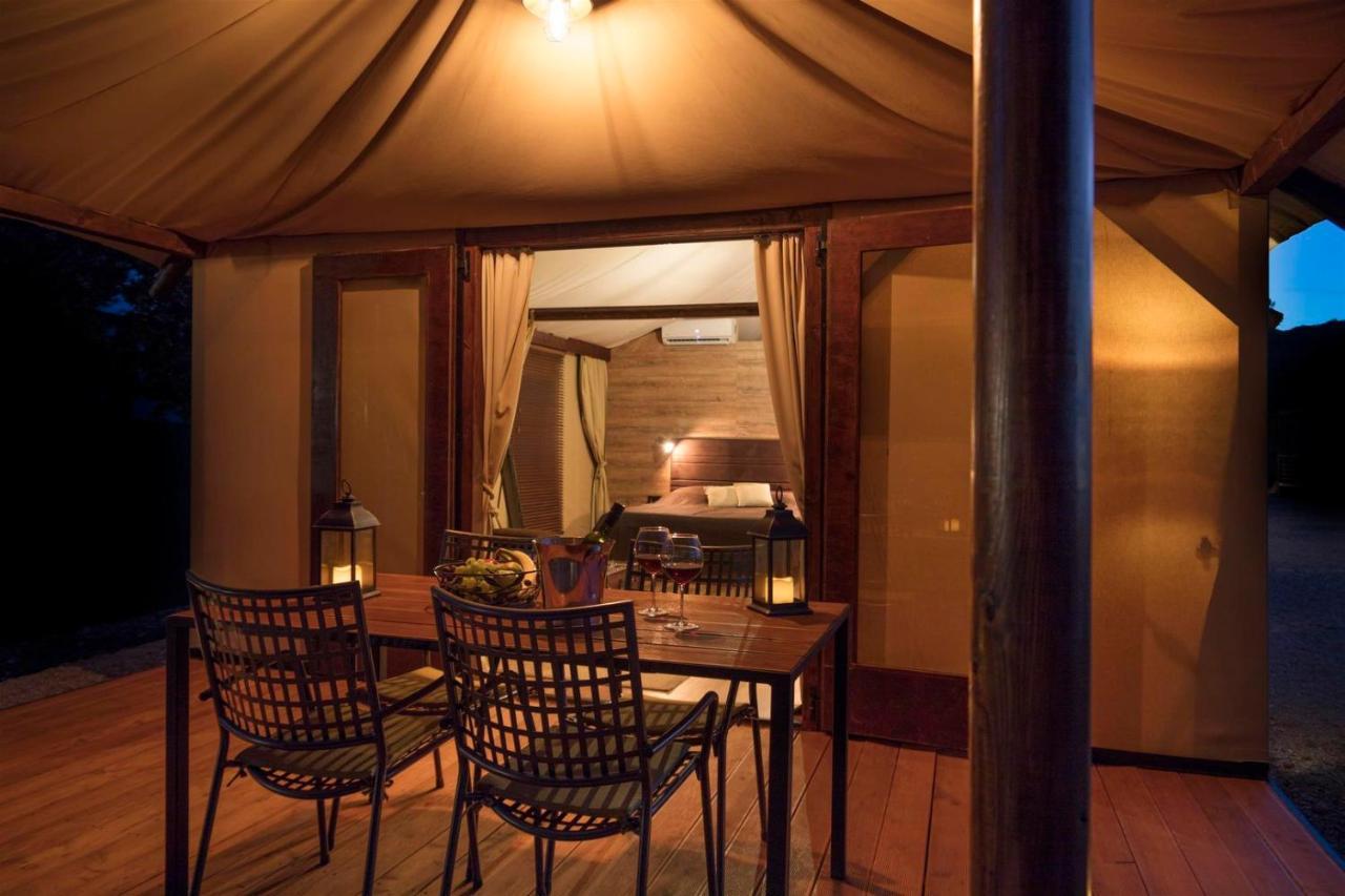 Glamping Tents And Mobile Homes Trasorka Veli Lošinj Exteriör bild