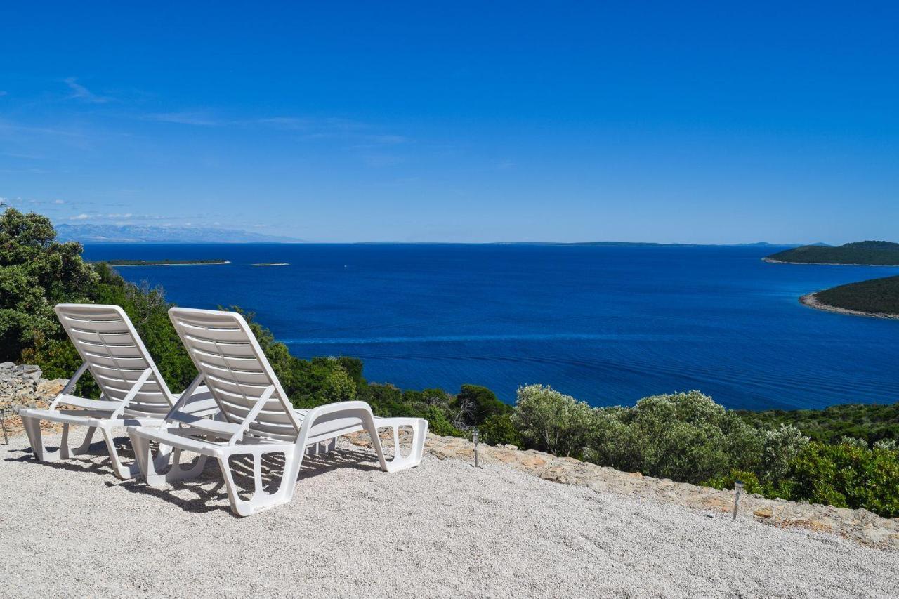 Glamping Tents And Mobile Homes Trasorka Veli Lošinj Exteriör bild