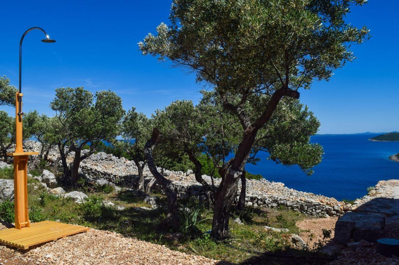 Glamping Tents And Mobile Homes Trasorka Veli Lošinj Exteriör bild