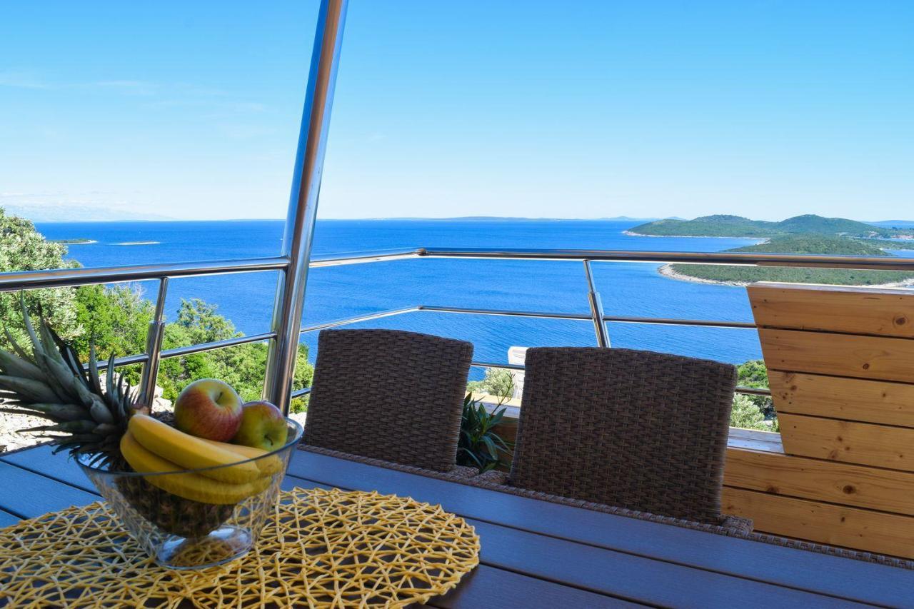 Glamping Tents And Mobile Homes Trasorka Veli Lošinj Exteriör bild