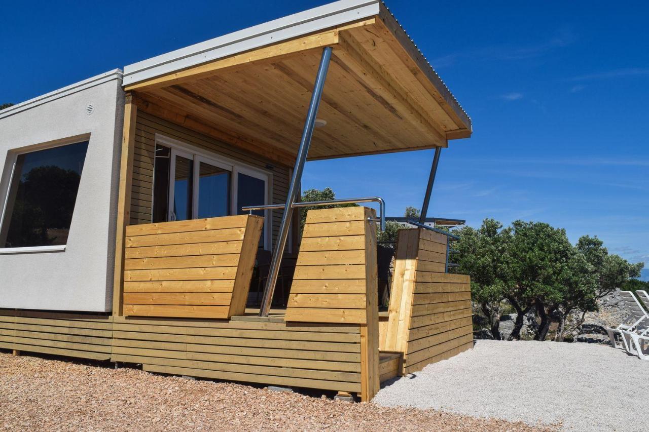 Glamping Tents And Mobile Homes Trasorka Veli Lošinj Exteriör bild