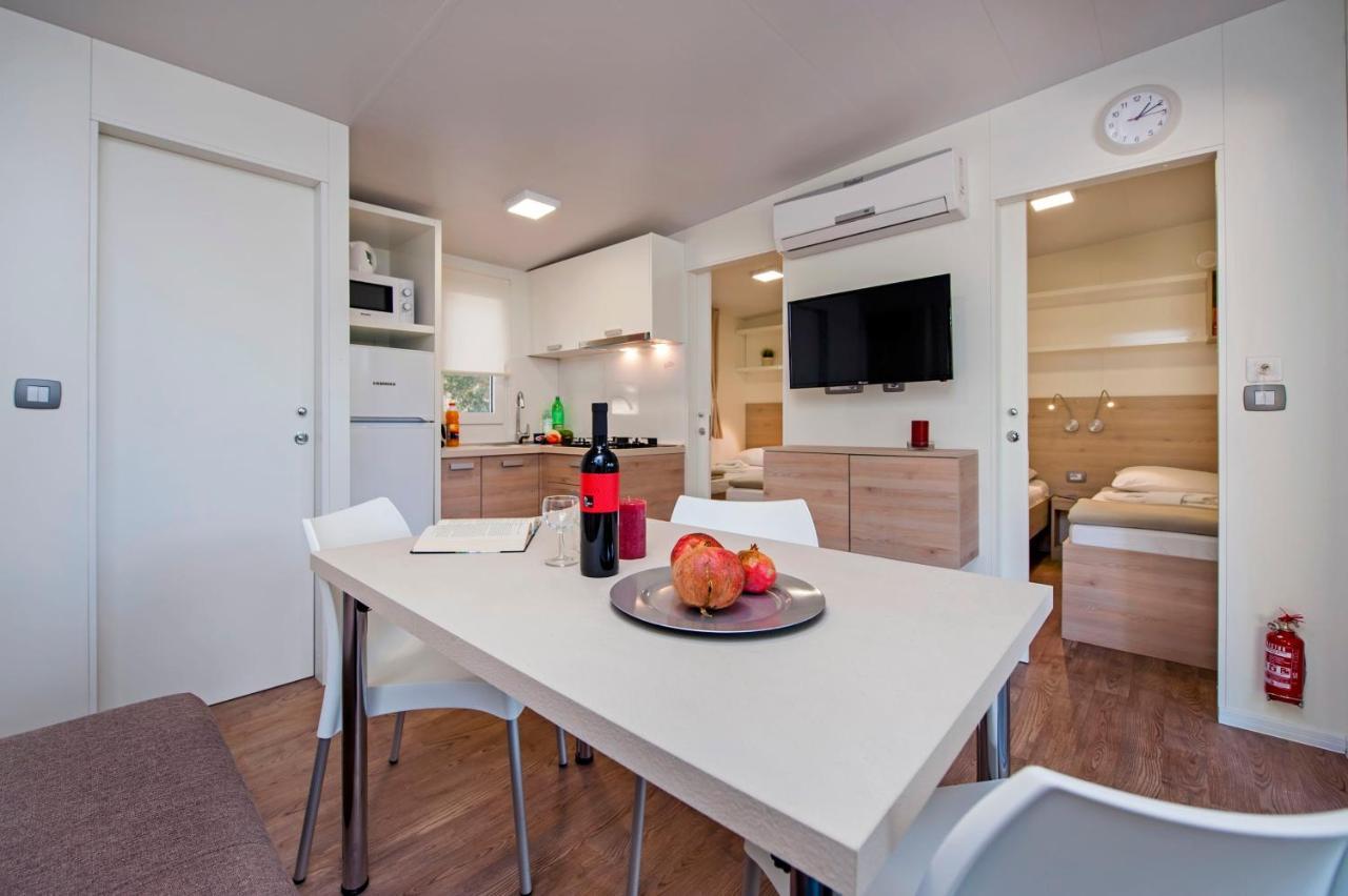 Glamping Tents And Mobile Homes Trasorka Veli Lošinj Exteriör bild