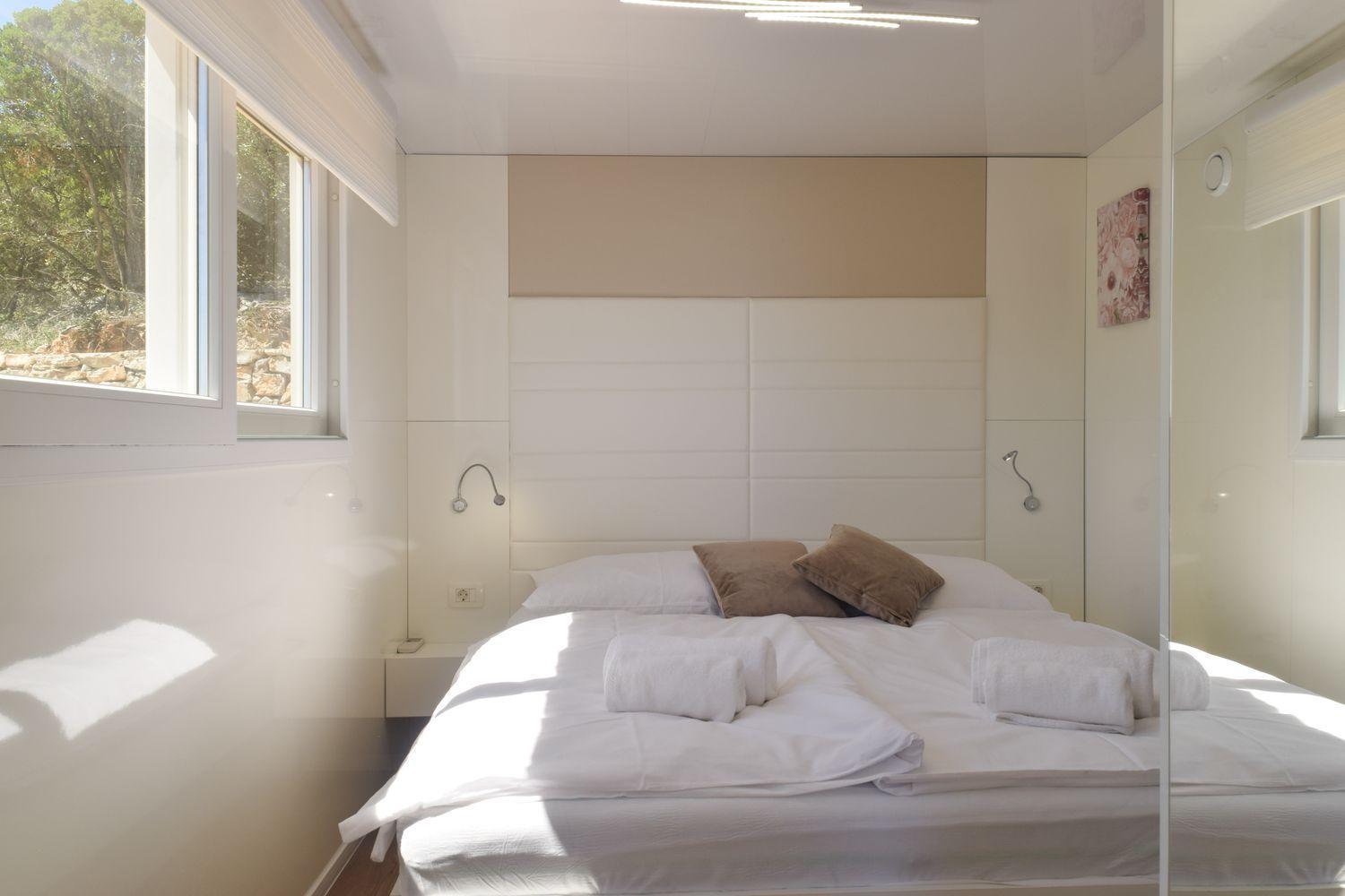 Glamping Tents And Mobile Homes Trasorka Veli Lošinj Rum bild