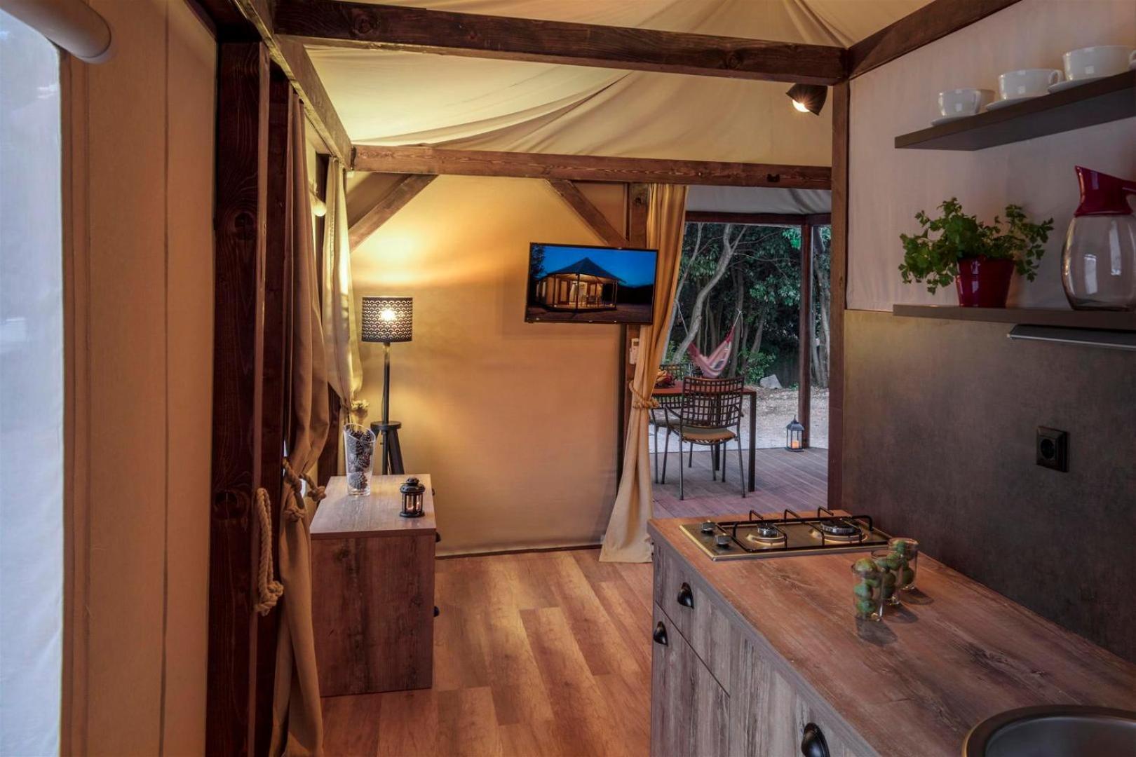Glamping Tents And Mobile Homes Trasorka Veli Lošinj Rum bild